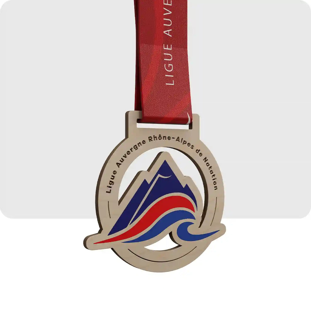 médaille en bois réalisé pour la compétition de natation de la Ligue Auvergne Rhône-Alpes.